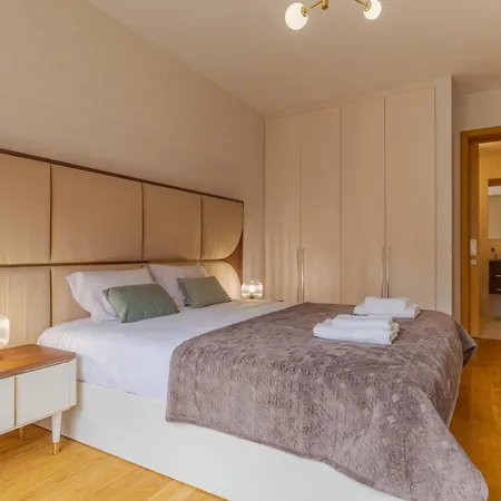 Living Bx In Center 아파트 푼샬