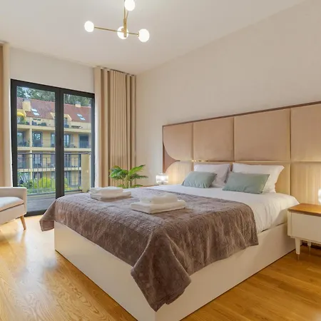 아파트 Living Bx In Center