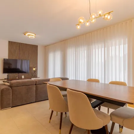 Living Bx In Center דירה פונשל