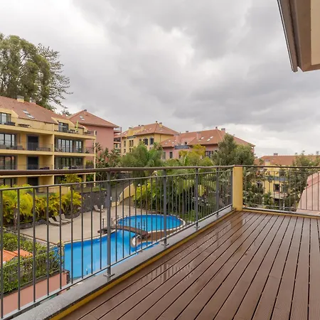 Living Bx In Center Funchal (Madeira)