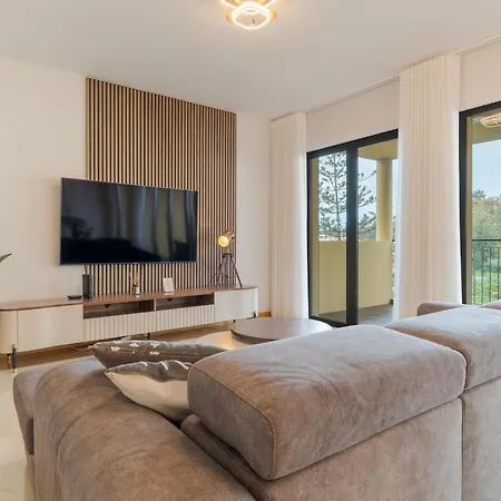 Living Bx In Center Funchal (Madeira)