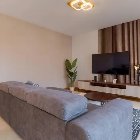 Living Bx In Center Funchal (Madeira)