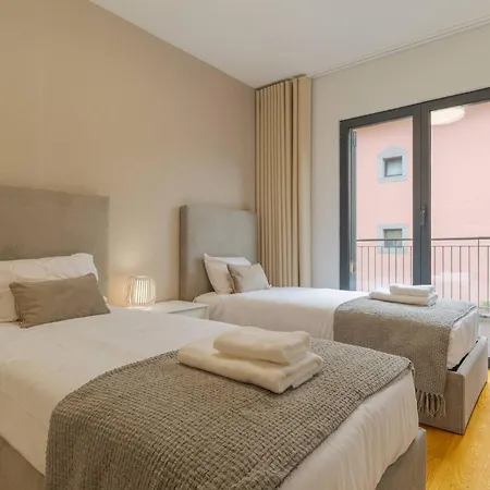 Living Bx In Center Apartment