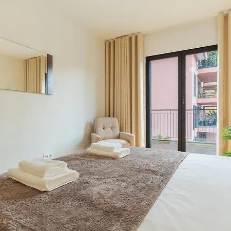 Apartment Living Bx In Center