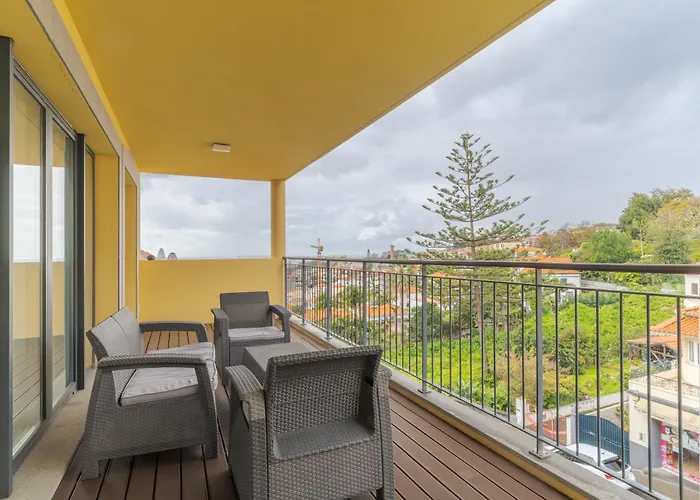 Daire Living Bx In Center *