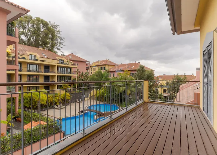 Living Bx In Center Funchal (Madeira)